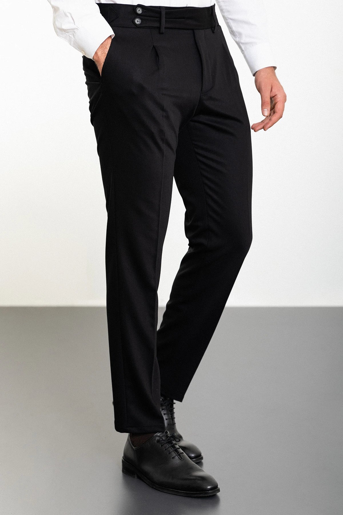 Bojoni Omaha Straight Slim Fit Pleated Belt Detailed Buckle Black Trousers