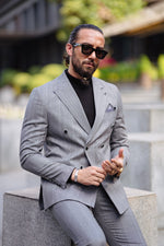 Load image into Gallery viewer, Bojoni  Matera Gray Slim Fit Peak Lapel Double Breasted Striped Suit
