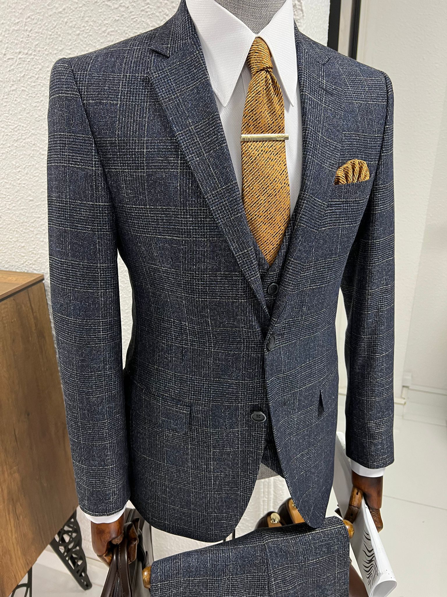 Louis Slim Fit High Quality Navy Plaid Suit | BOJONI
