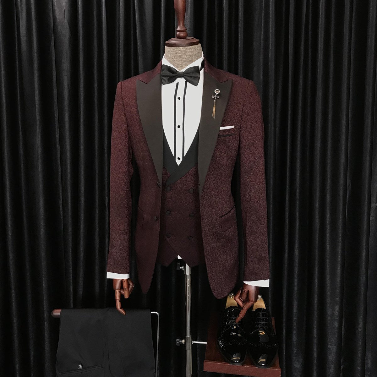 Bojoni Cagliari Bordeaux Slim-Fit Tuxedo 3-Piece