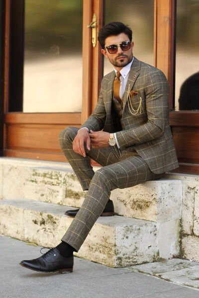 Slim 2025 plaid suit