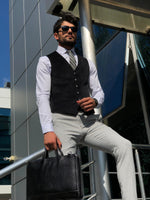 Load image into Gallery viewer, Slim-Fit Velvet Vest Black-baagr.myshopify.com-suit-BOJONI
