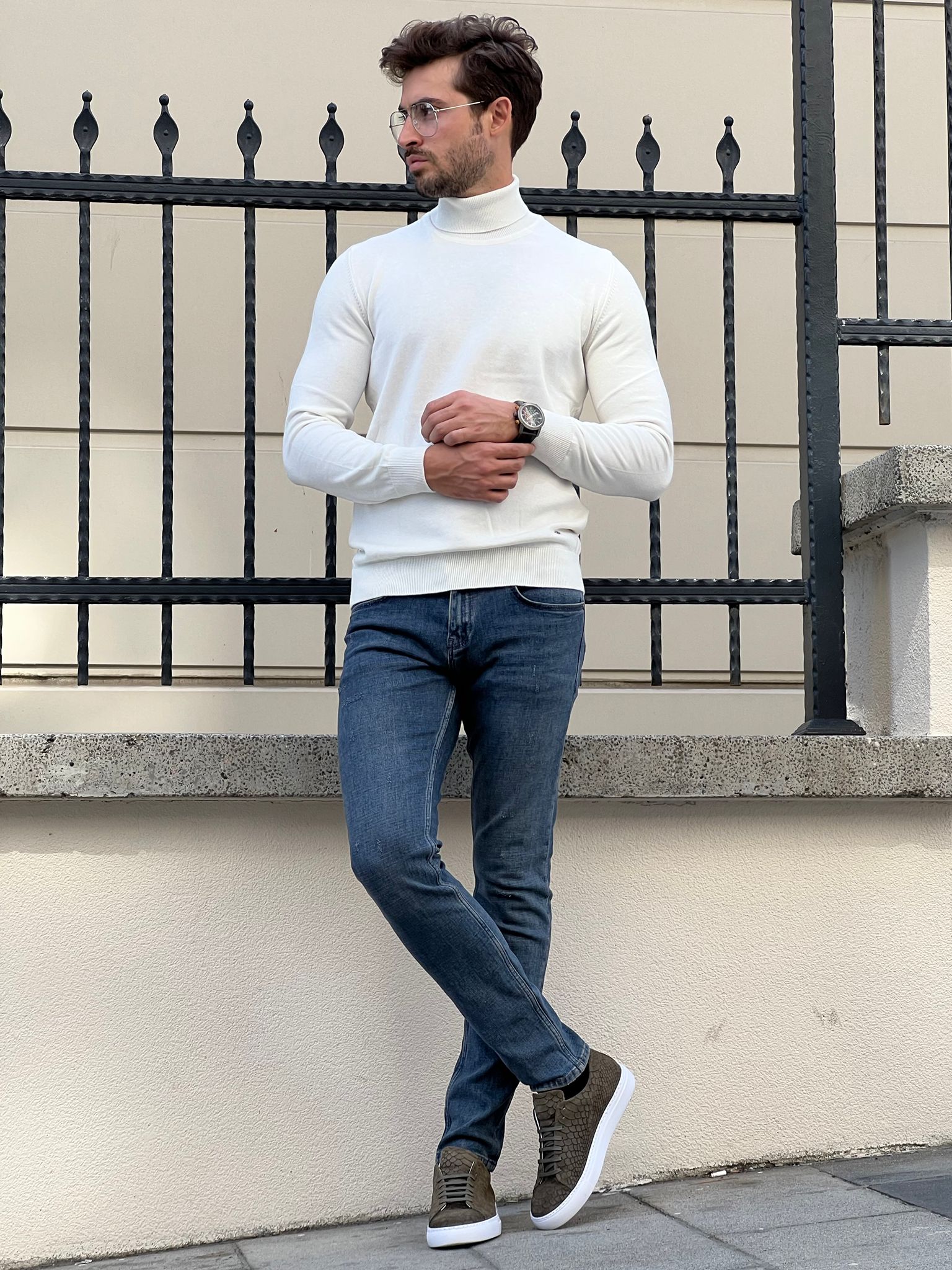 Bojoni Astoria Slim Fit White Turtleneck Sweater