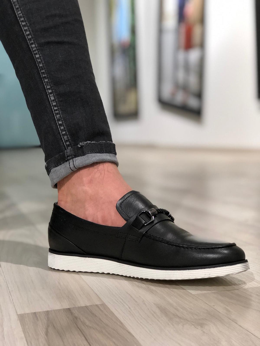 Buckle Detail Calf-Leather Shoes in Black | BOJONI