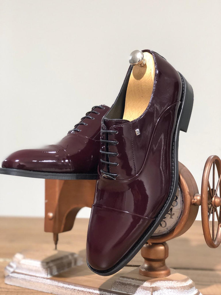 Patent leather Laced Shoes